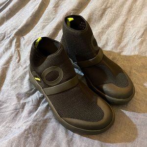 Women’s Black Bootie - never worn , size 7.5